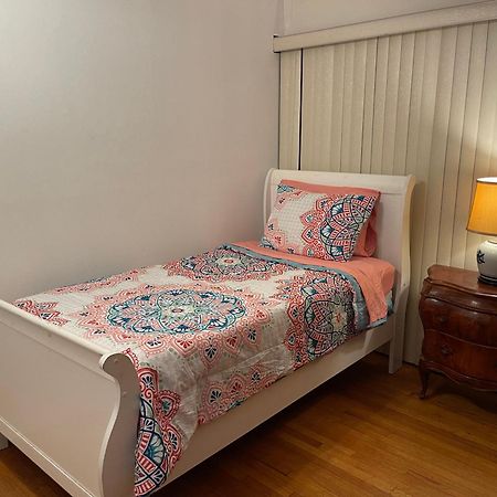 Rooms In Monterey Park Ca Экстерьер фото